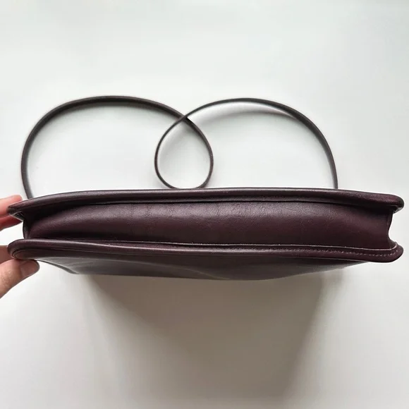 Vintage Coach NYC School Bag in Burgundy Glovetanned Leather - Style 9695 - Picture 4 of 8